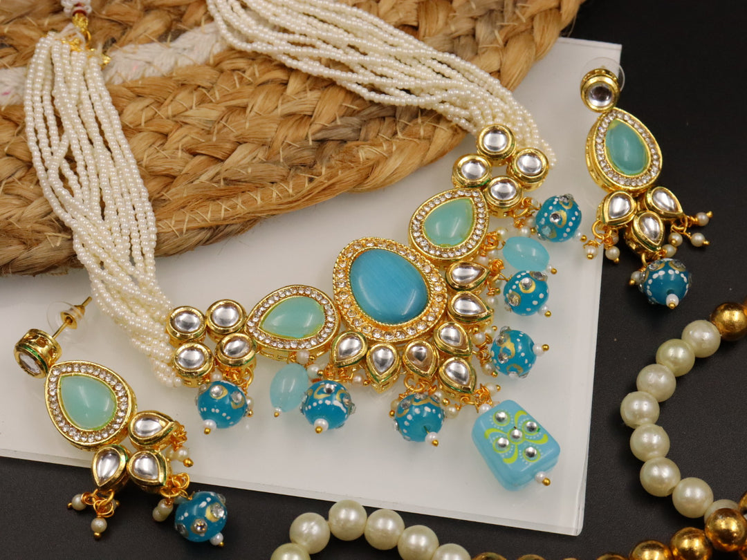 Yukta Kundan Choker With Monalisa Stones