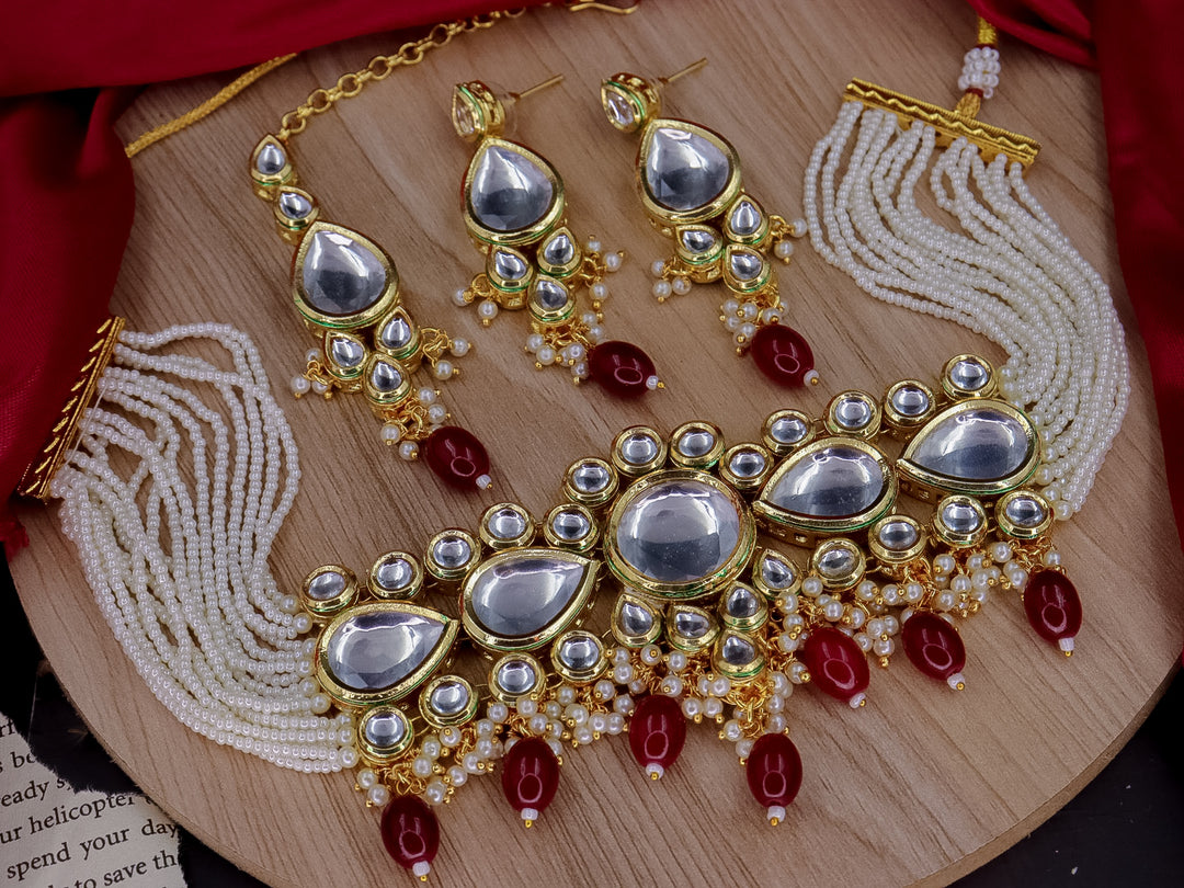 Manisha Kundan Choker Set