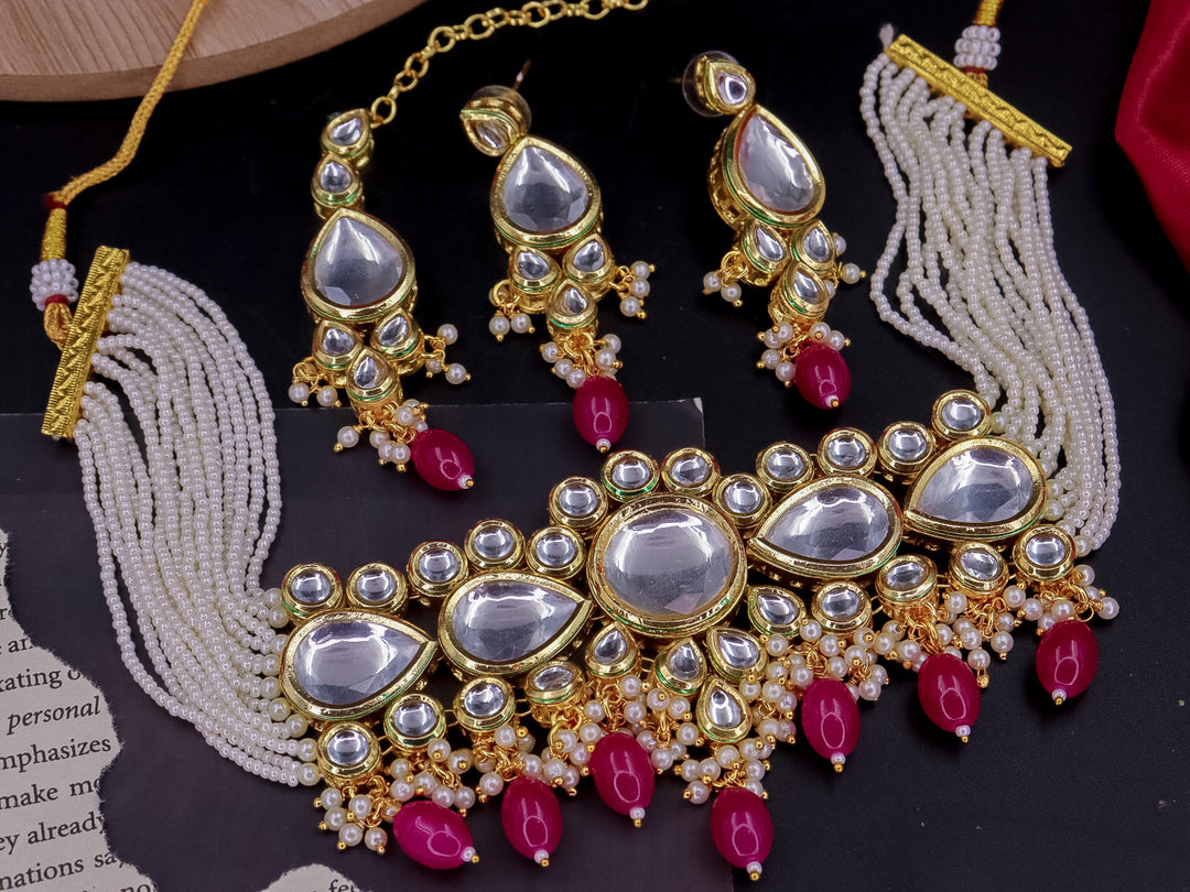 Manisha Kundan Choker Set