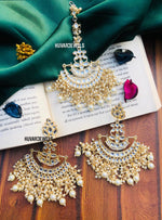 Load image into Gallery viewer, Zareen Kundan Mang - Teeka Combo
