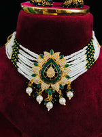 Load image into Gallery viewer, Kundan Moti Set
