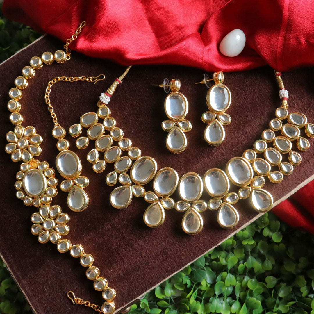 Vasudha Kundan Choker Set